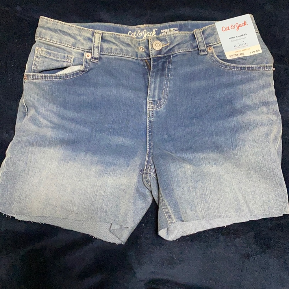 Cat and Jack kid’s midi jean shorts